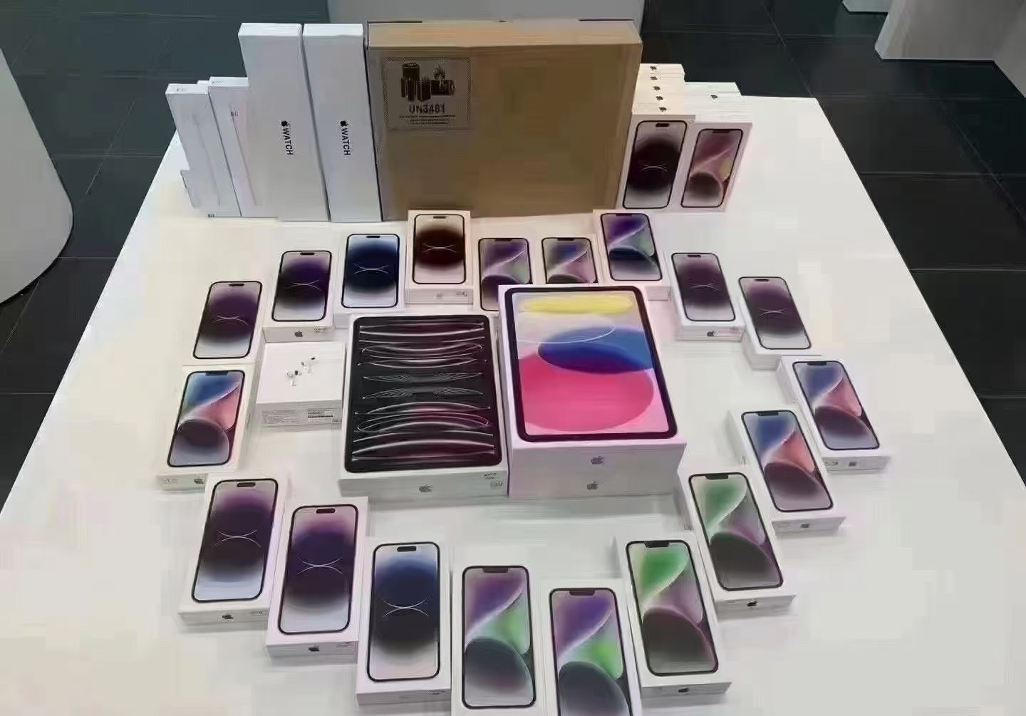 苹果手机下商店版还是tf版(苹果手机商店下载都是付费的吗?)